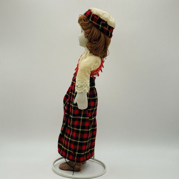 Vintage Scottish International 9” Porcelain Doll With Bendable Limbs - Picture 4 of 8